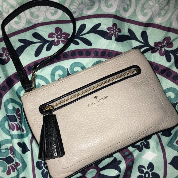 kate spade Handbags - KATE SPADE Beige wristlet